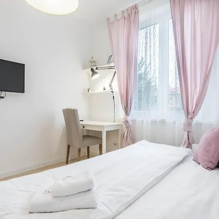 Apartment Art 30 *